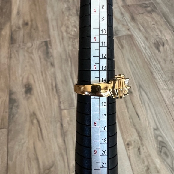 Red Gemstone & Rhinestone Gold Ring - Picture 5 of 6